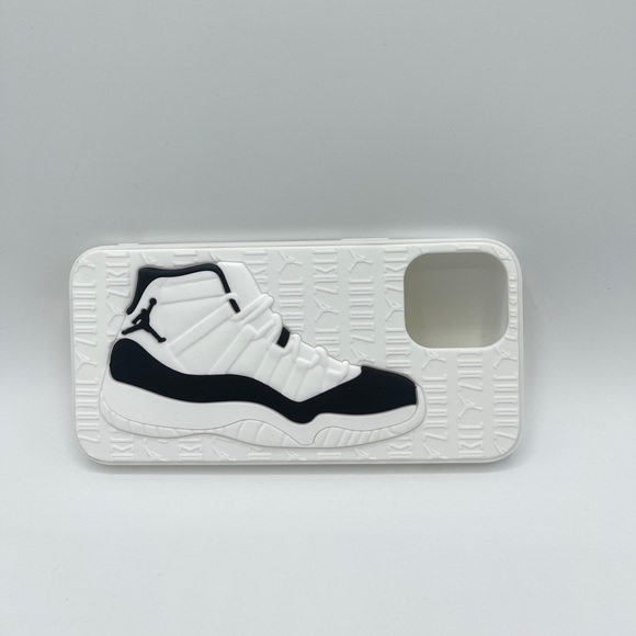 iPhone 12 pro max case - Picture 2 of 4